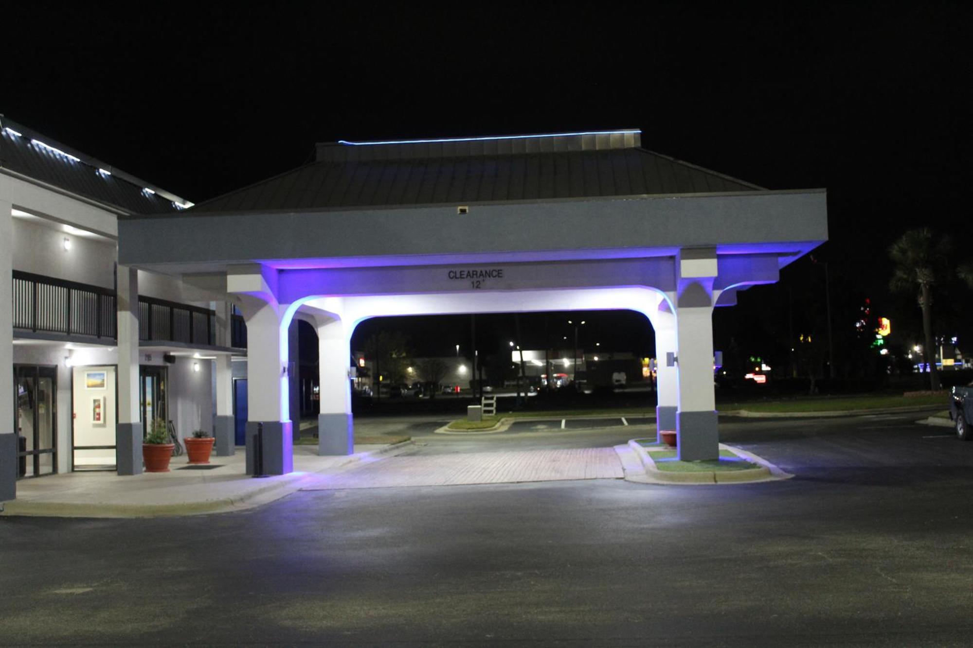 Days Inn By Wyndham Marianna Exterior foto